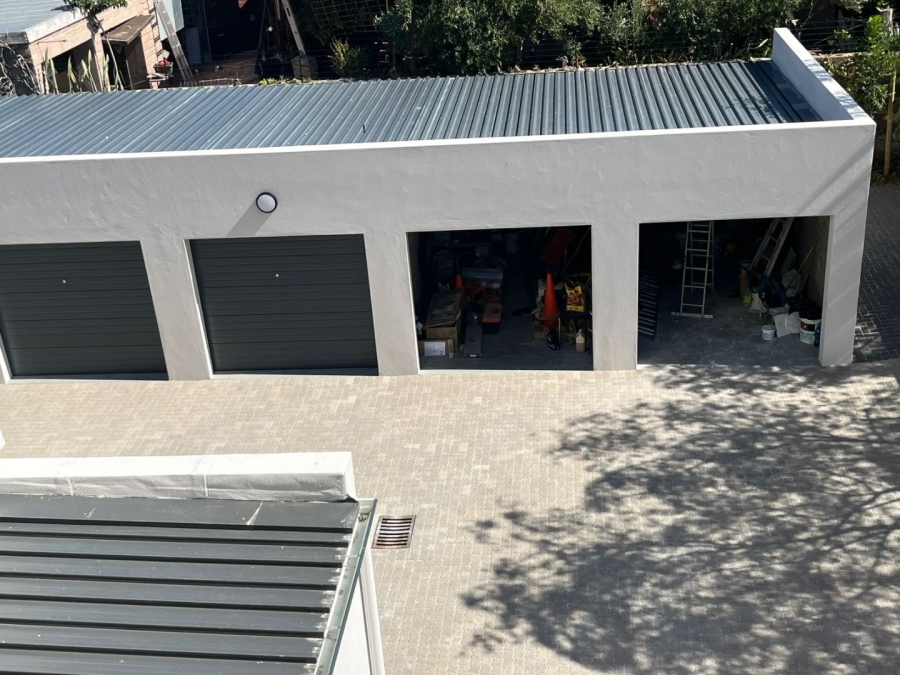 1 Bedroom Property for Sale in Table View Western Cape